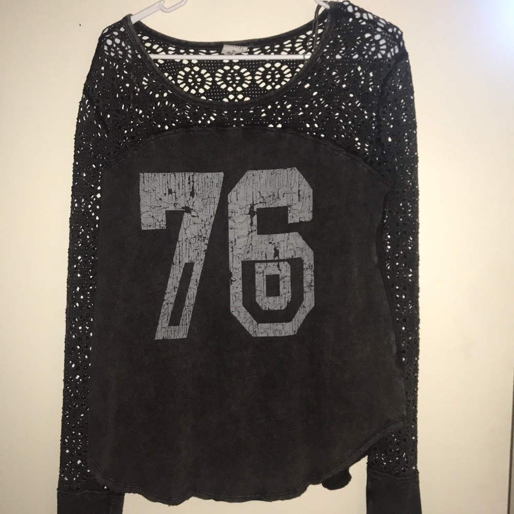 lace sleeve shirt